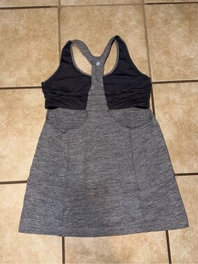 Lululemon tank size 8